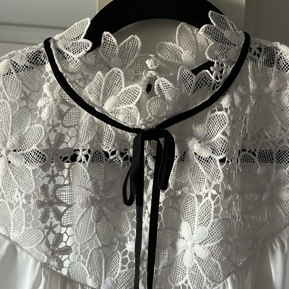 Marciano | Eva Sleeveless Floral Victorian Top | Size Medium NWT - Picture 6 of 7